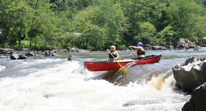 canoeing adventure trip for young adults in north carolina